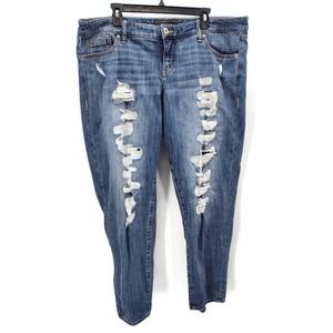 Torrid premium distressed boyfriend jeans size 20T
